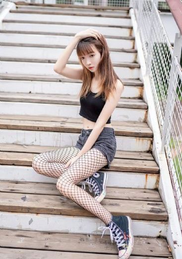 亚洲性人人天天夜夜摸_免费观看